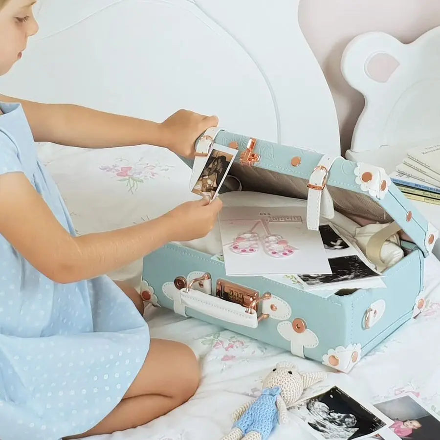 Women Cute Suitcase Small Train Case with Straps