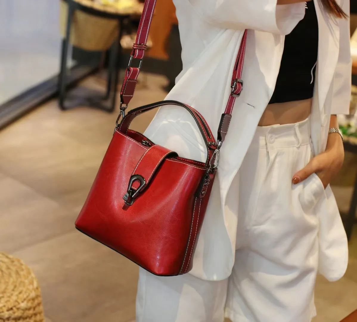 Real Oil Wax Leather Women's Bucket Bag Casual and Simple Tote Bag